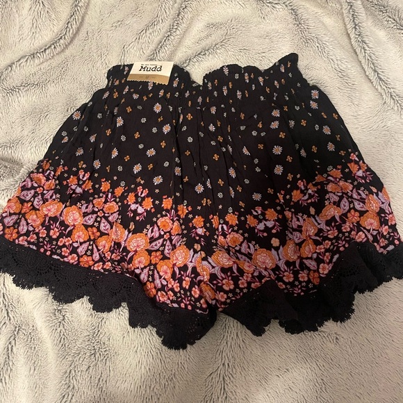 Kohl's Black and Orange Floral Shorts - Picture 2 of 3